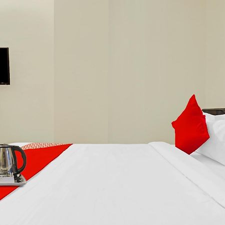 Oyo Happy Stay Hotels Hyderabad Exterior foto