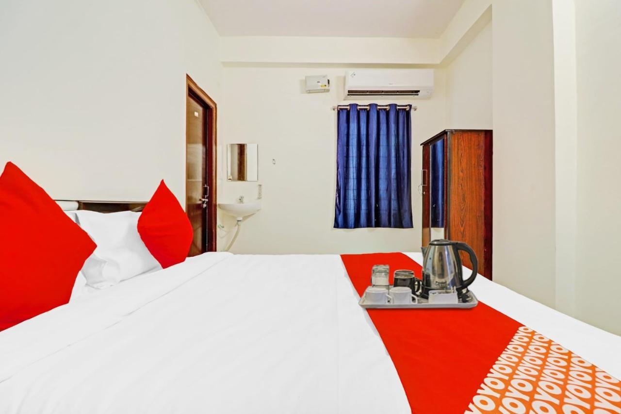 Oyo Happy Stay Hotels Hyderabad Exterior foto