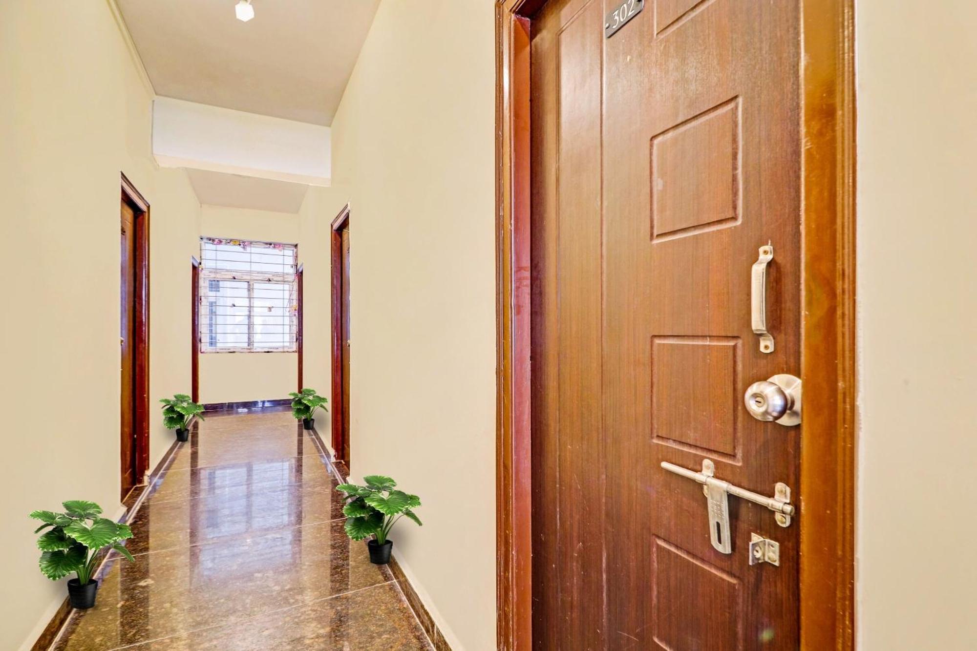 Oyo Happy Stay Hotels Hyderabad Exterior foto